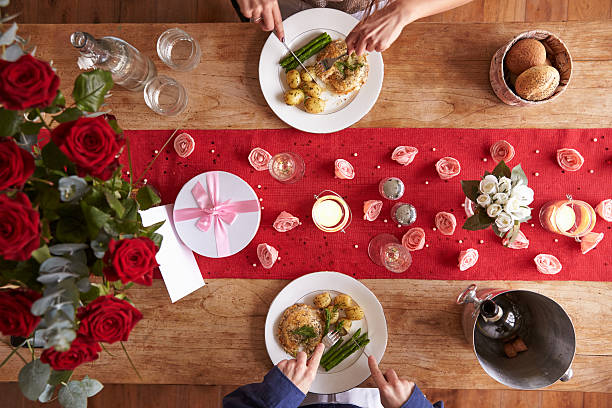Transform Your Dining Table with Elegant Table Runners: A Creative, Pr ...